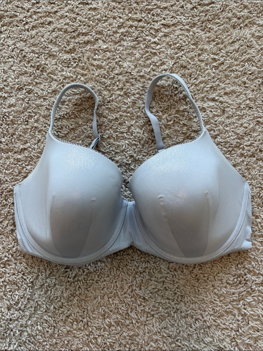 Victoria's Secret Light GraySilver Shimmer Molded Underwire Bra 36 DDD
